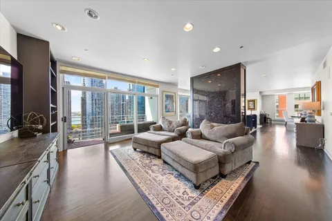 $1,899,990 | 445 East North Water Street, Unit 2501, Chicago, IL 60611