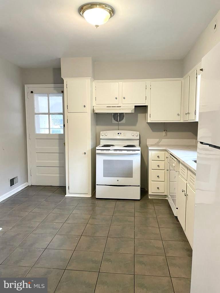 6715 Cabin John Road Springfield, VA 22150 - Photo 8 of 12