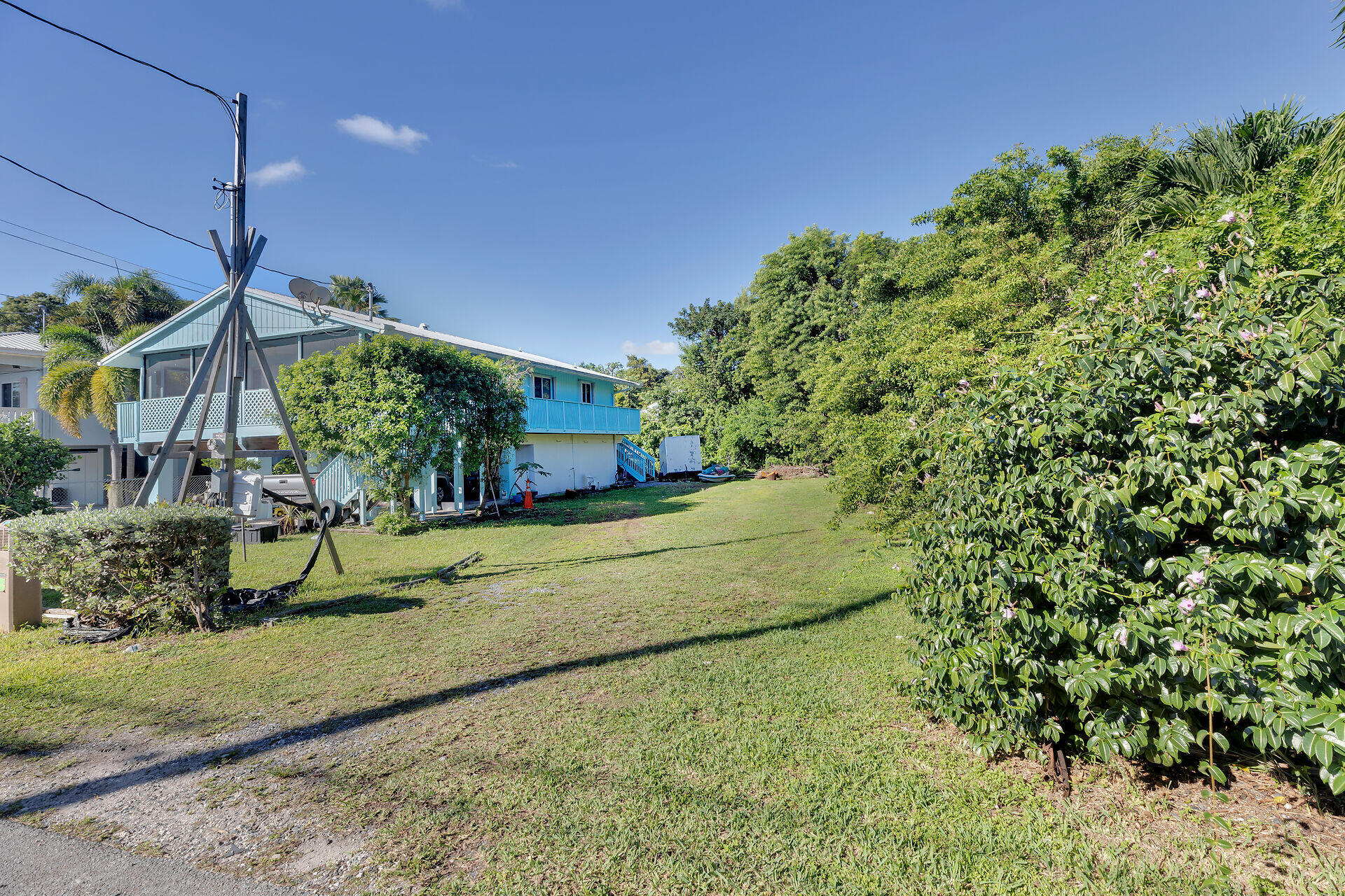 993 Gibraltar Road Key Largo, FL 33037 - Photo 14 of 14 a view of a yard