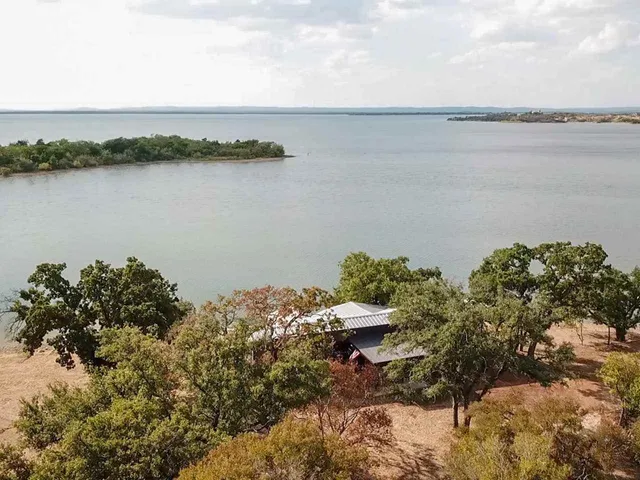 $1,200,000 | 716 North Chaparral, Burnet, TX 78611