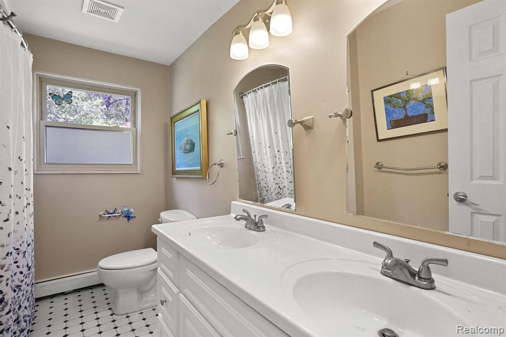 2460 Lakena Road West Bloomfield, MI 48324 - Photo 28 of 53