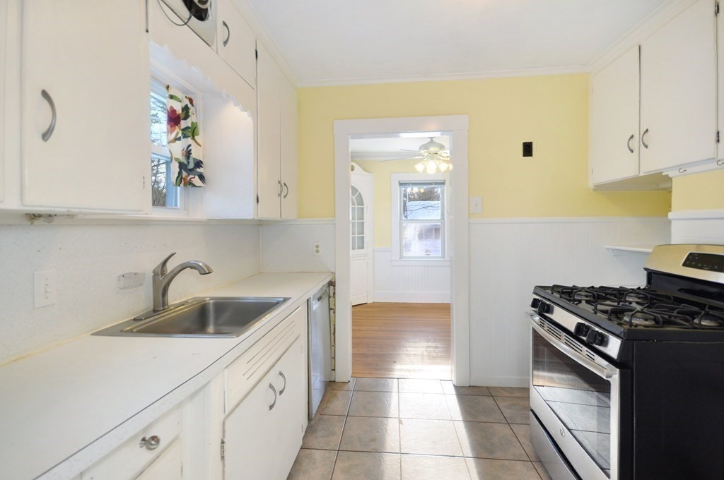 194 Great Road Maynard, MA 01754 - Photo 3 of 22 Gallery Image 3