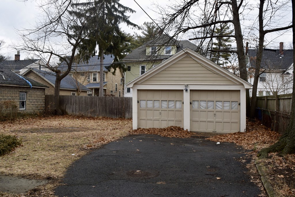 54 Virginia Street Springfield, MA 01108 - Photo 3 of 19 Gallery Image 3