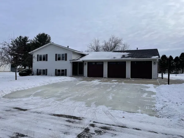 $350,000 | 202 Minnesota Street Southeast, Racine, MN 55967
