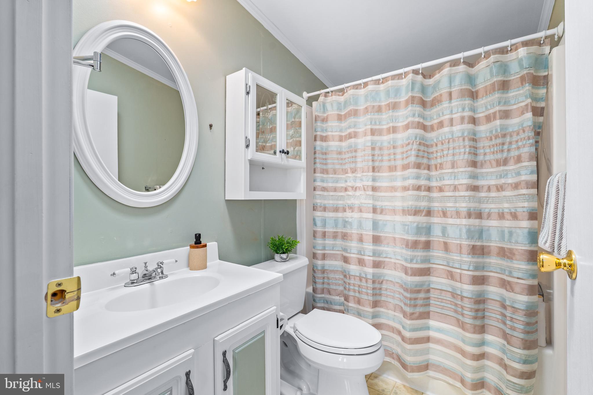 77 Woods Way Elkton, MD 21921 - Photo 21 of 31 HALL FULL BATH