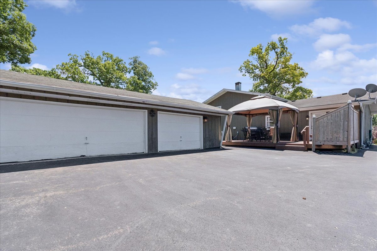 25160 West Monaville Road Lake Villa, IL 60046 - Photo 25 of 34
