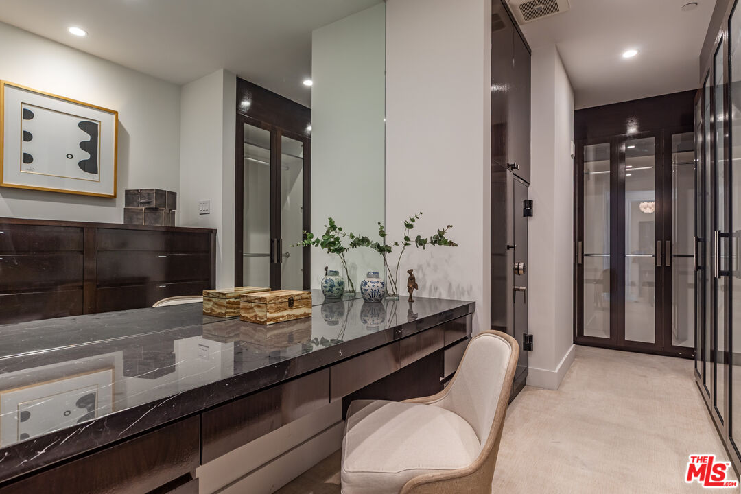 10727 Wilshire Boulevard, Unit 1702 Los Angeles, CA 90024 - Photo 16 of 43