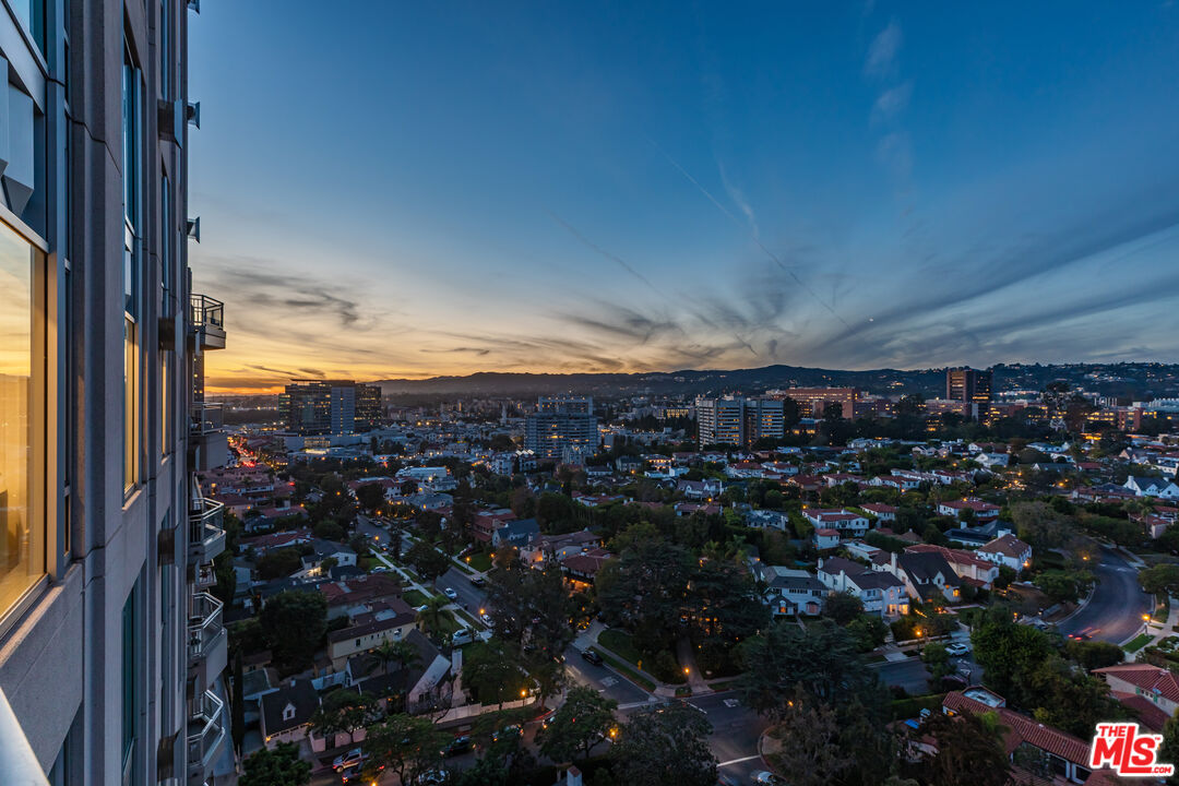 10727 Wilshire Boulevard, Unit 1702 Los Angeles, CA 90024 - Photo 42 of 43 a view of a city