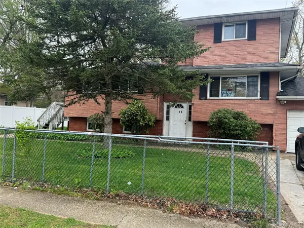 $5,200 | 26 Jefferson Avenue, Amityville, NY 11701
