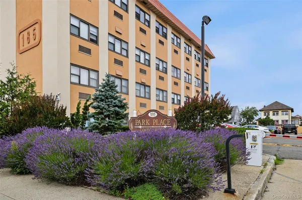 $4,500 | 185 West Park Avenue, Unit 518, Long Beach, NY 11561
