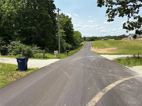 $1,200,000 | 671 Birkhead Road, Winfield, MO 63389