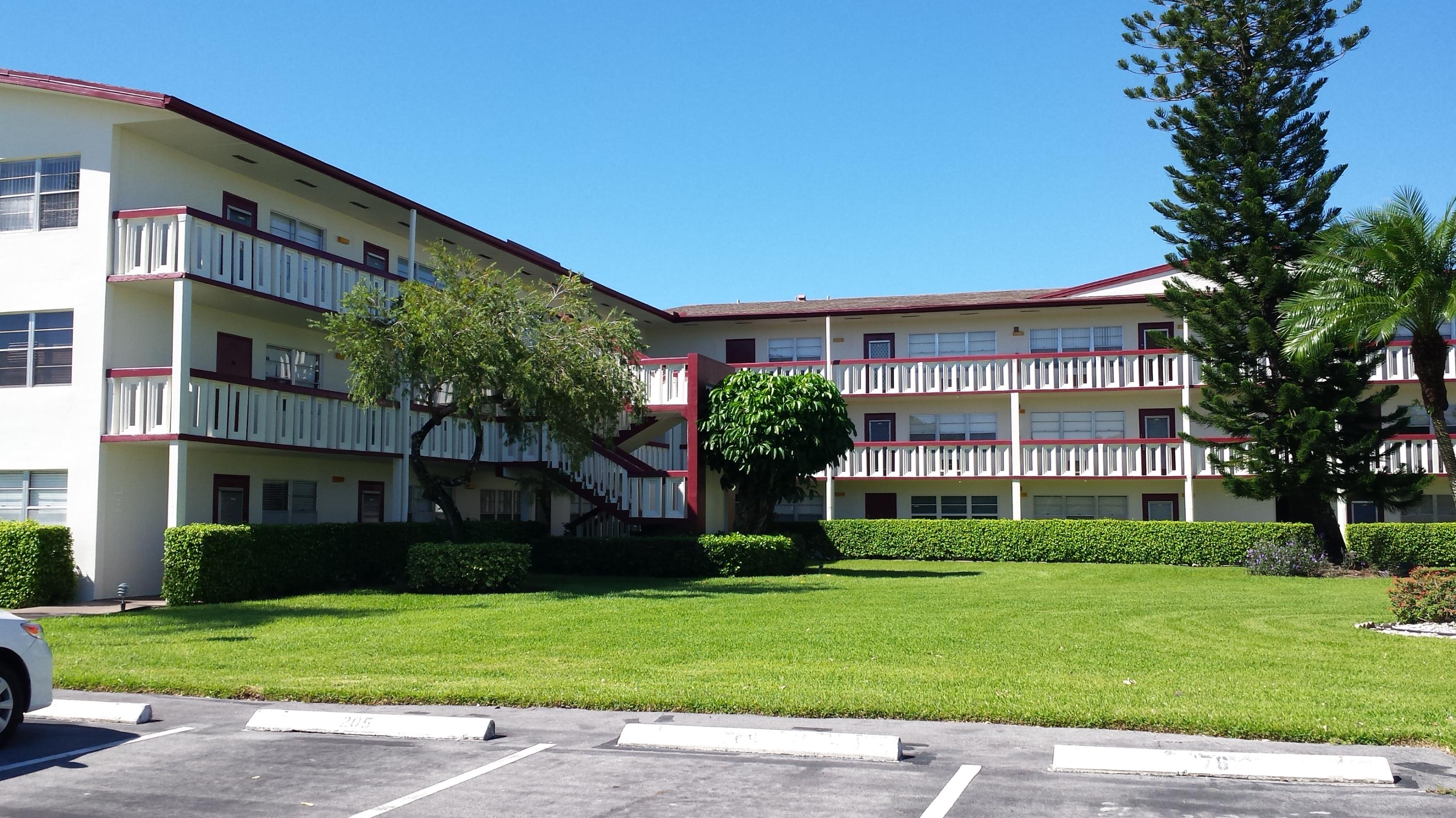 170 Fanshaw East, Unit 170 Boca Raton, FL 33434 - Photo 1 of 10 Front
