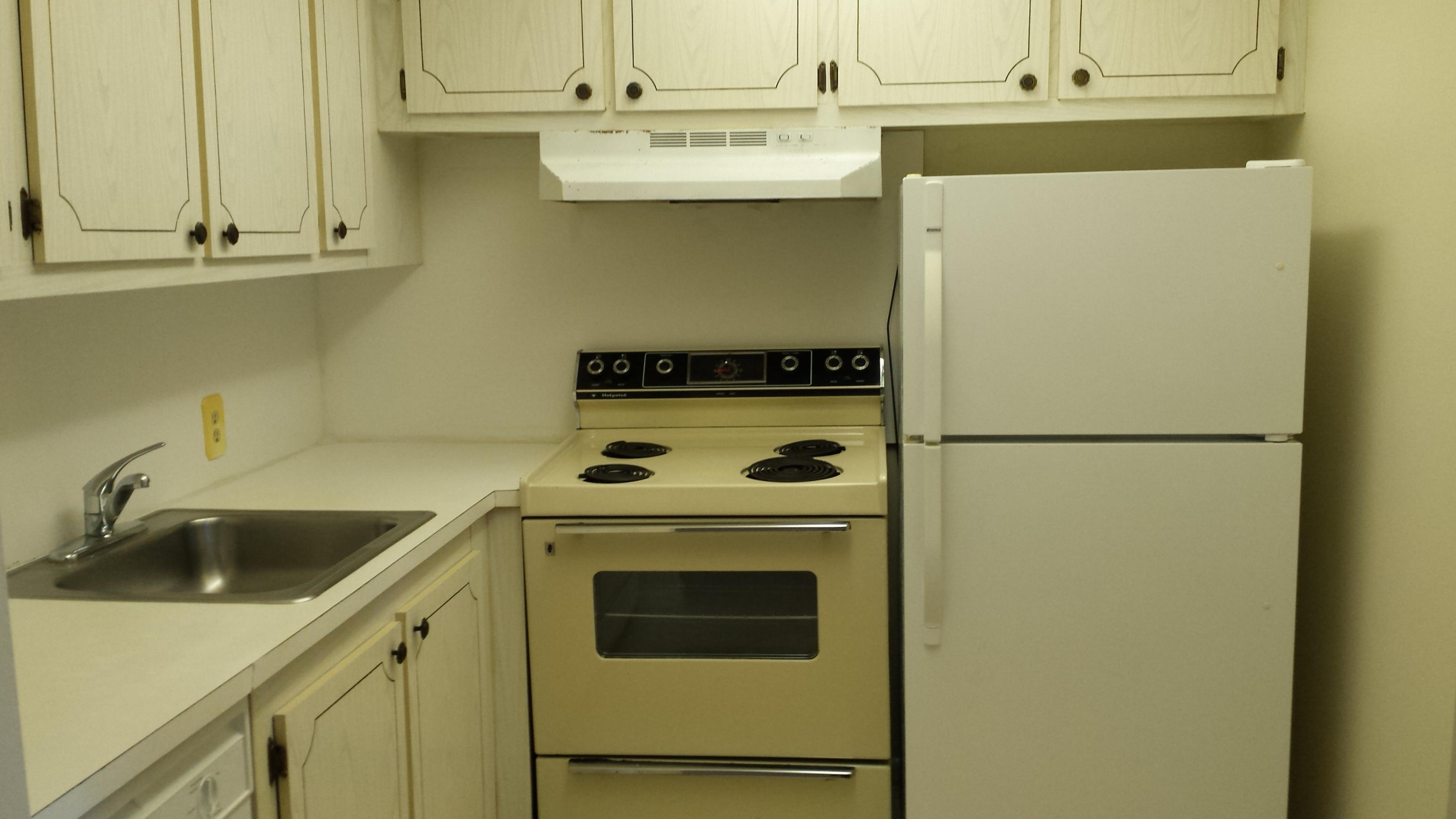 170 Fanshaw East, Unit 170 Boca Raton, FL 33434 - Photo 6 of 10 2014-10-16 11
