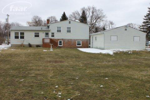 2384 Howe Road Burton, MI 48519 - Photo 22 of 29 20346670-21.JPG