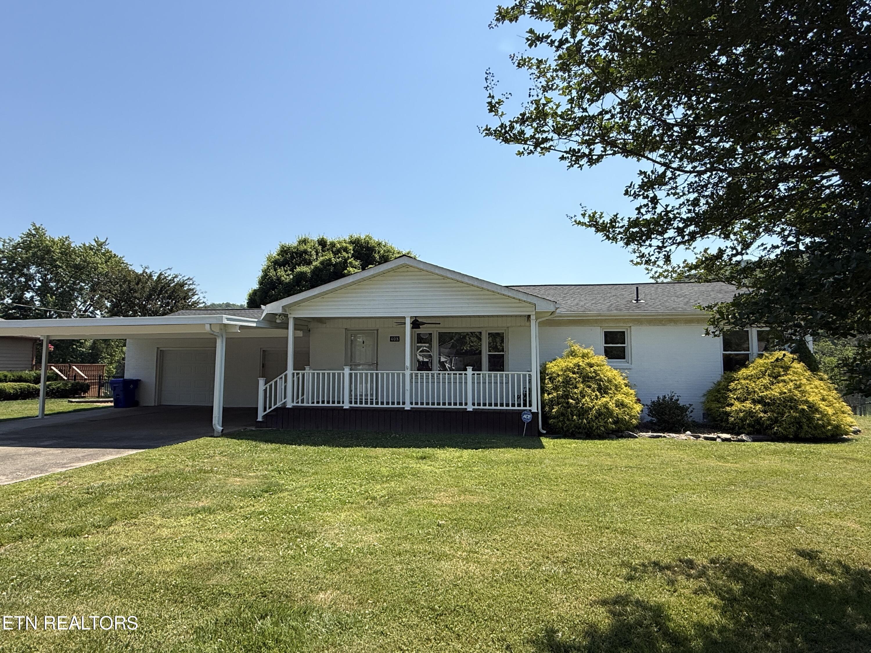 408 Riverside Drive Clinton, TN 37716 - Photo 7 of 29 IMG_6971