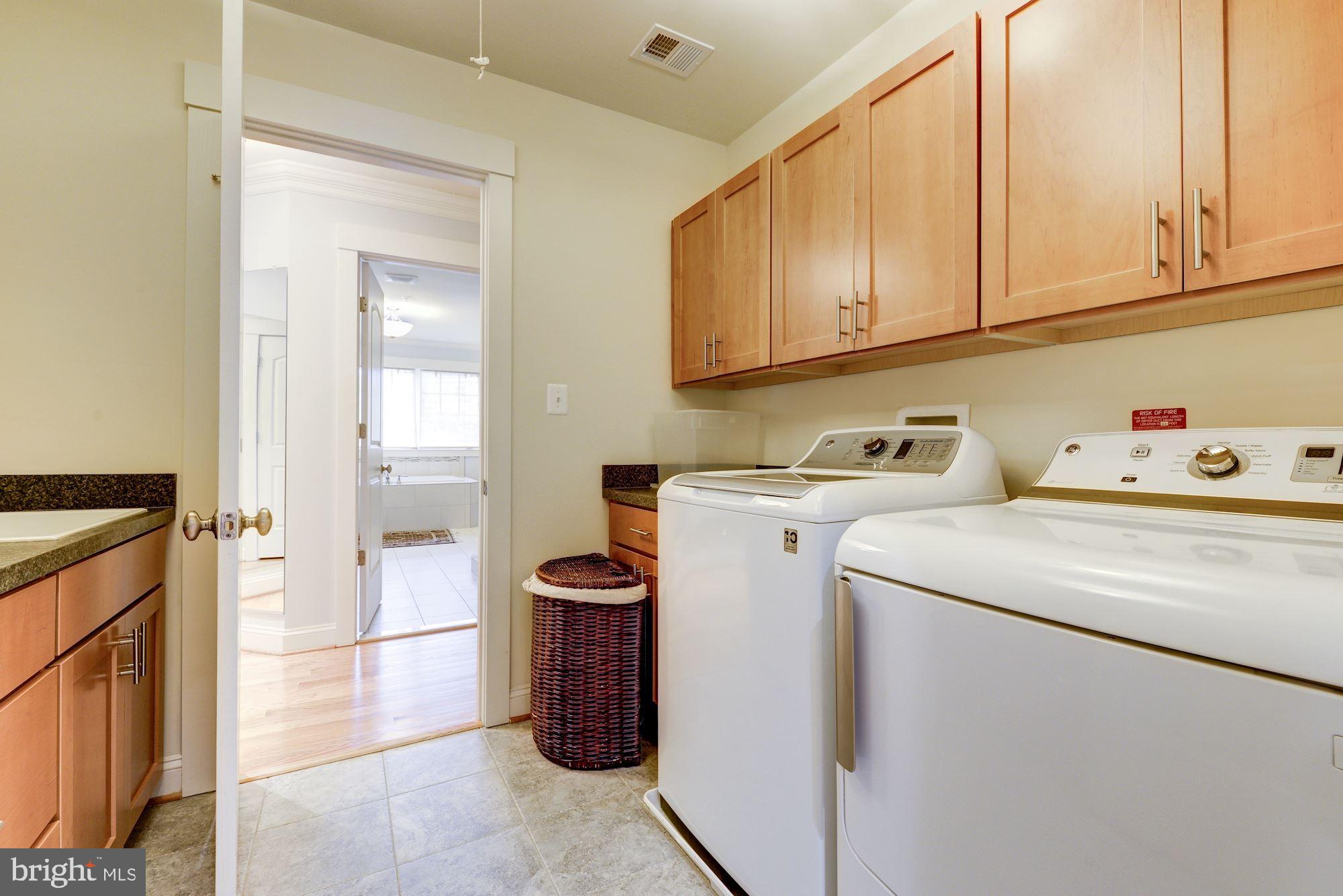 6609 Pyle Road Bethesda, MD 20817 - Photo 19 of 37 Upper Level - Laundry Room