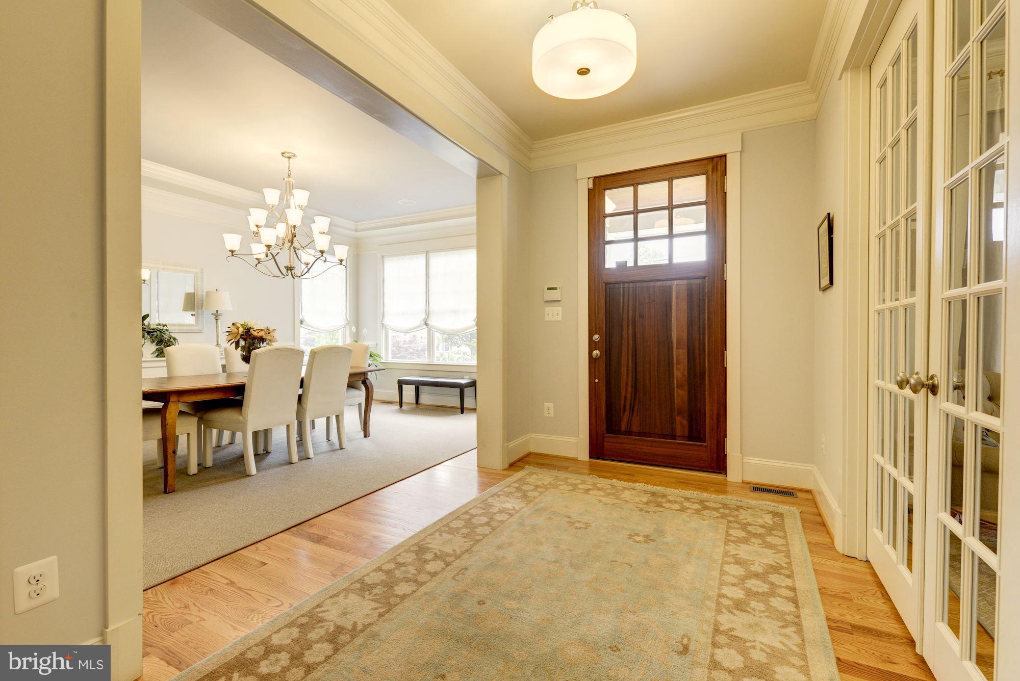 6609 Pyle Road Bethesda, MD 20817 - Photo 5 of 37 Main Level - Foyer
