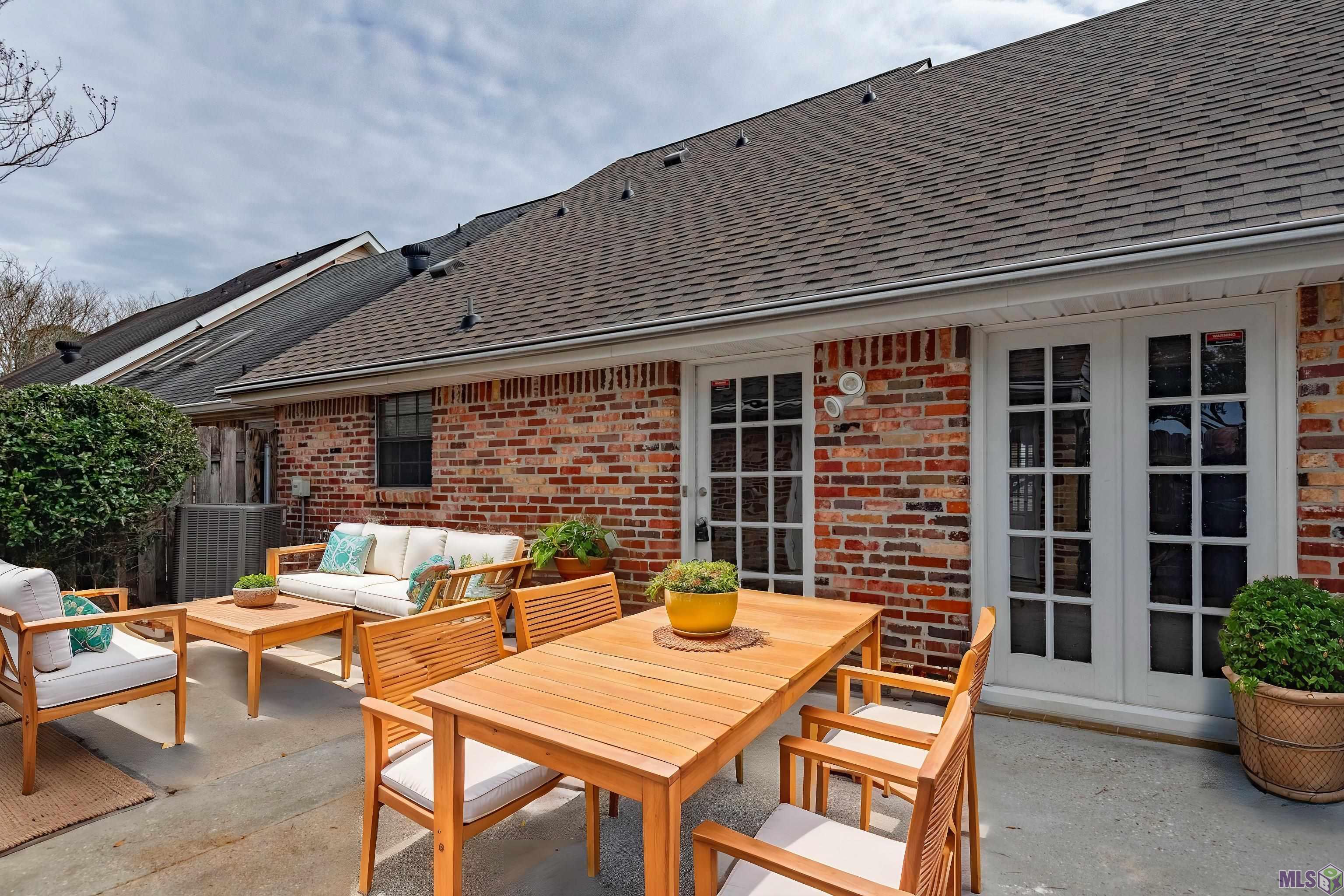 2042 Michel Delving Road St. George, LA 70810 - Photo 4 of 22