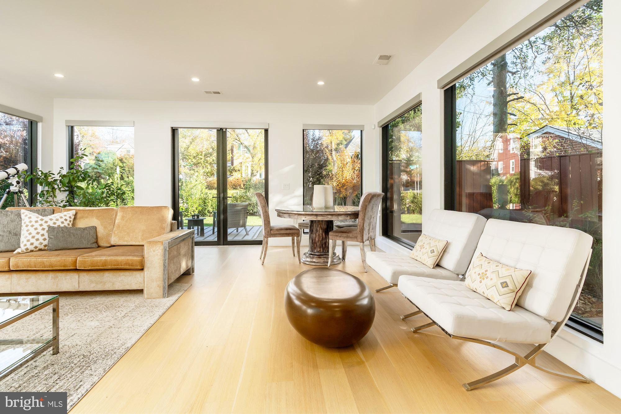 4319 Murdock Mill Road Northwest Washington, DC 20016 - Photo 11 of 49 Living Room