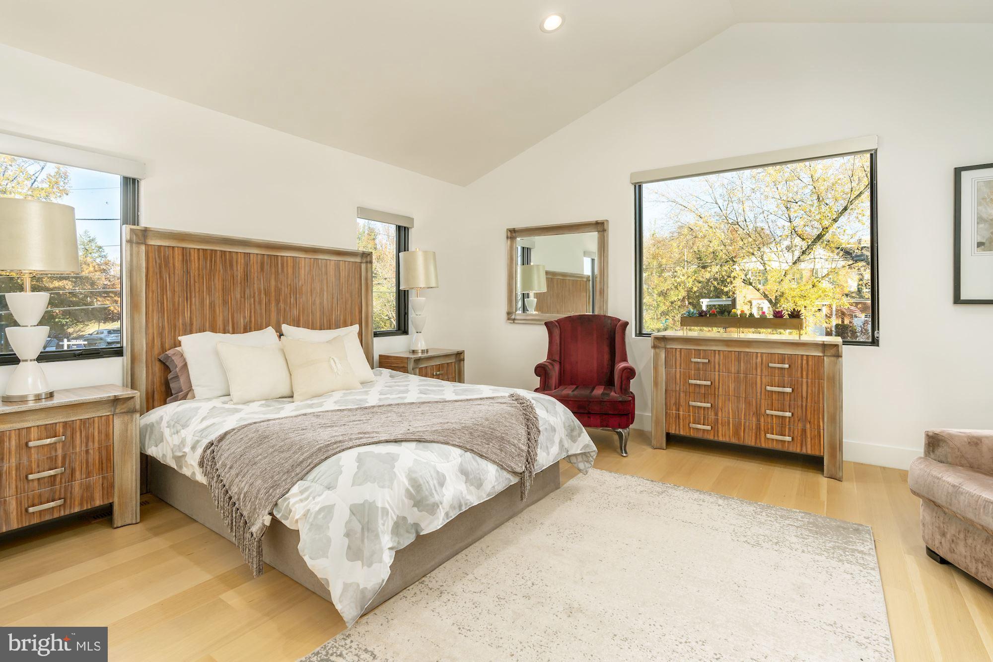 4319 Murdock Mill Road Northwest Washington, DC 20016 - Photo 21 of 49 Primary Bedroom