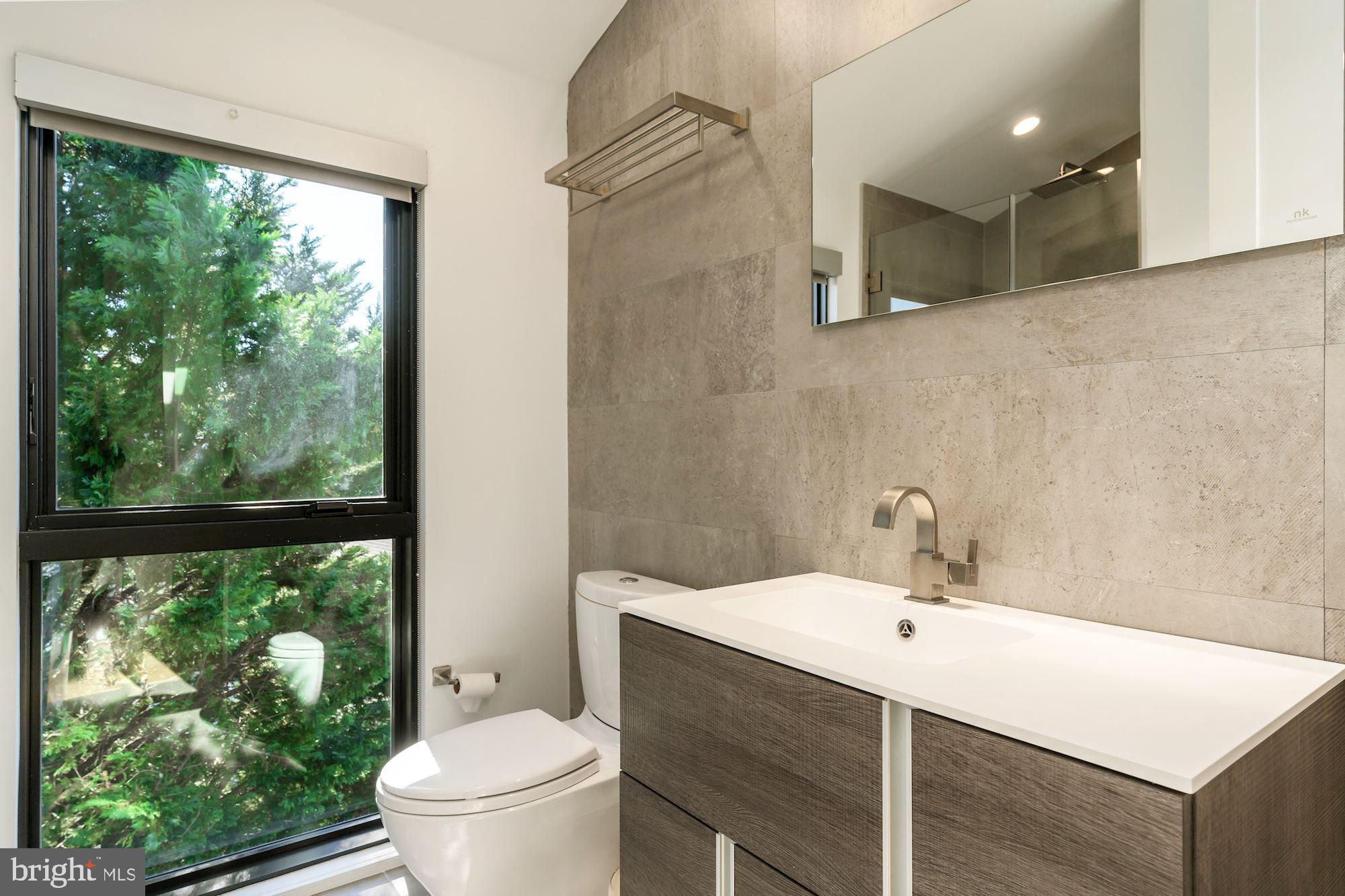 4319 Murdock Mill Road Northwest Washington, DC 20016 - Photo 27 of 49 Full Bathroom