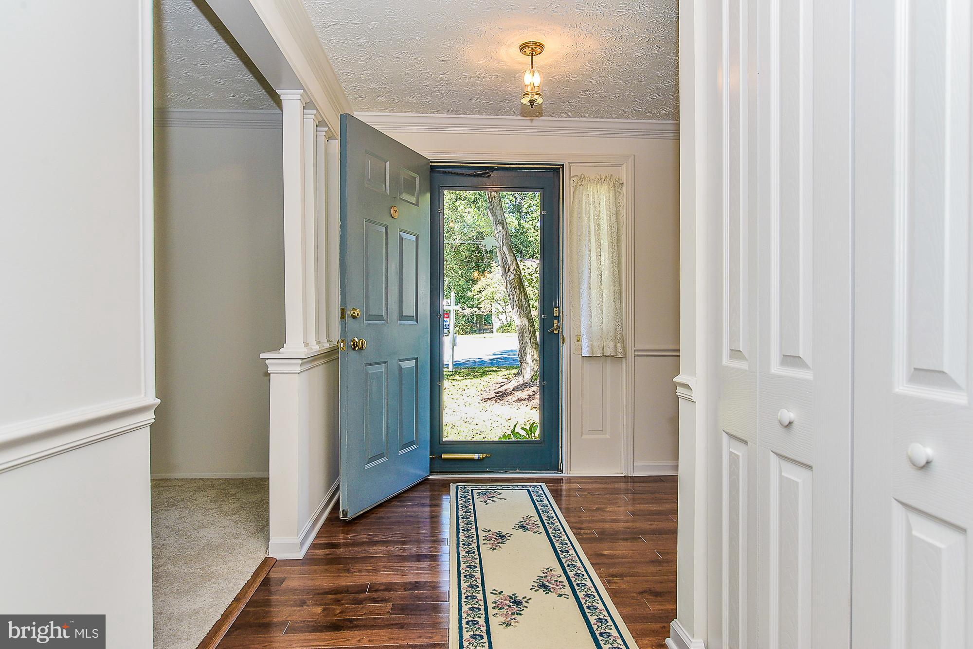8457 Rushing Creek Court Springfield, VA 22153 - Photo 4 of 28 Foyer