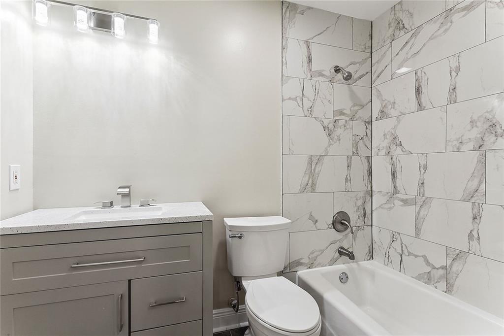 1204 Madewood Road Laplace, LA 70068 - Photo 22 of 28