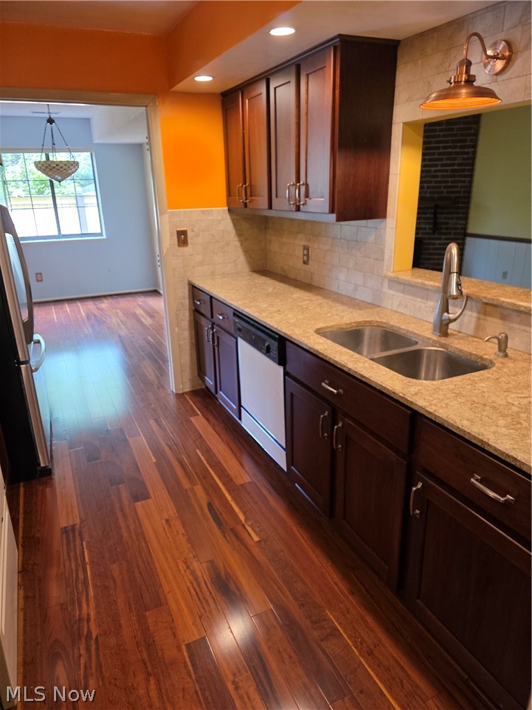 879 Hampton Ridge Drive Akron, OH 44313 - Photo 8 of 32