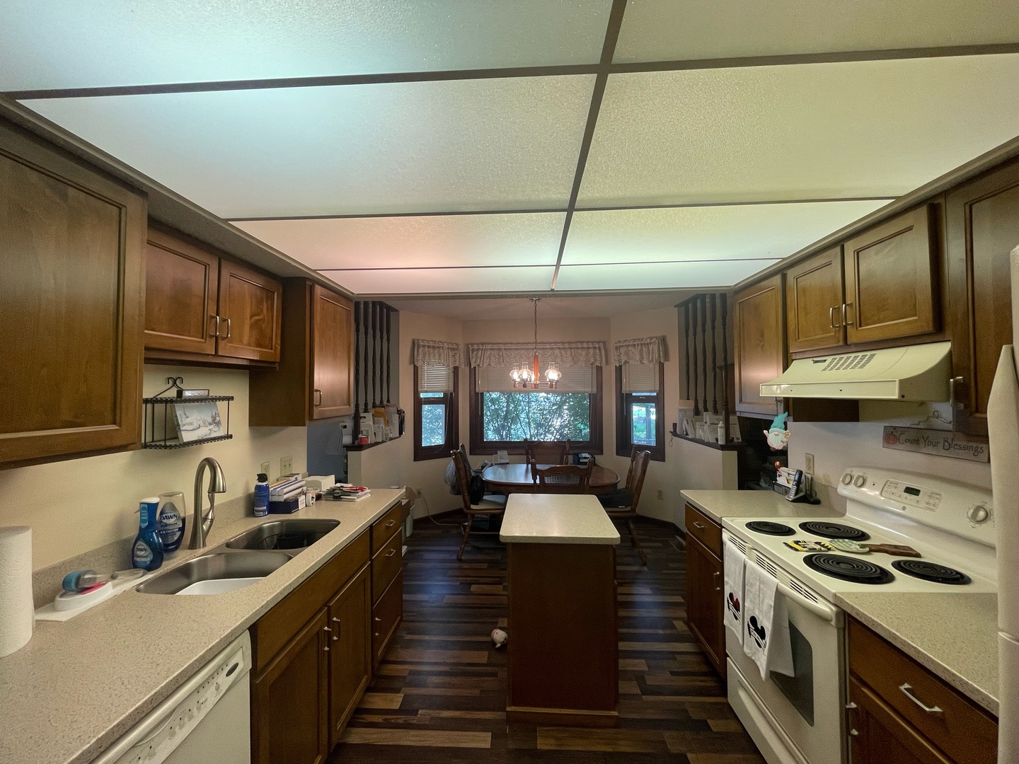 830 South Green Meadow Drive Decatur, IL 62521 - Photo 11 of 26 a kitchen with stove and cabinets