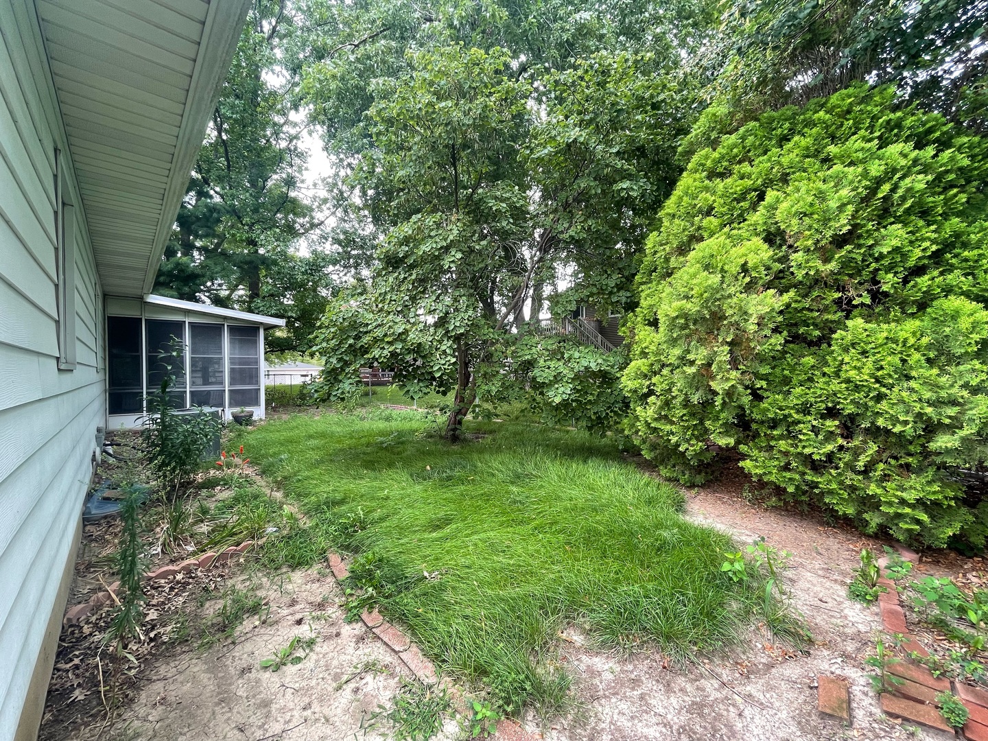 830 South Green Meadow Drive Decatur, IL 62521 - Photo 25 of 26 a view of backyard with green space