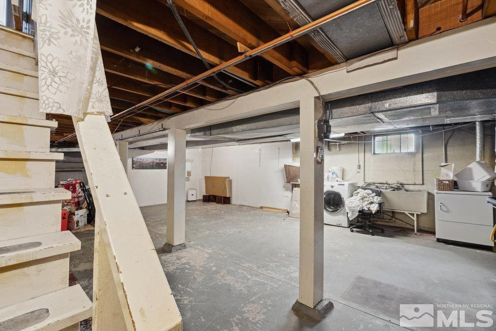 847 Washington Street Reno, NV 89503 - Photo 24 of 29 a view of living room
