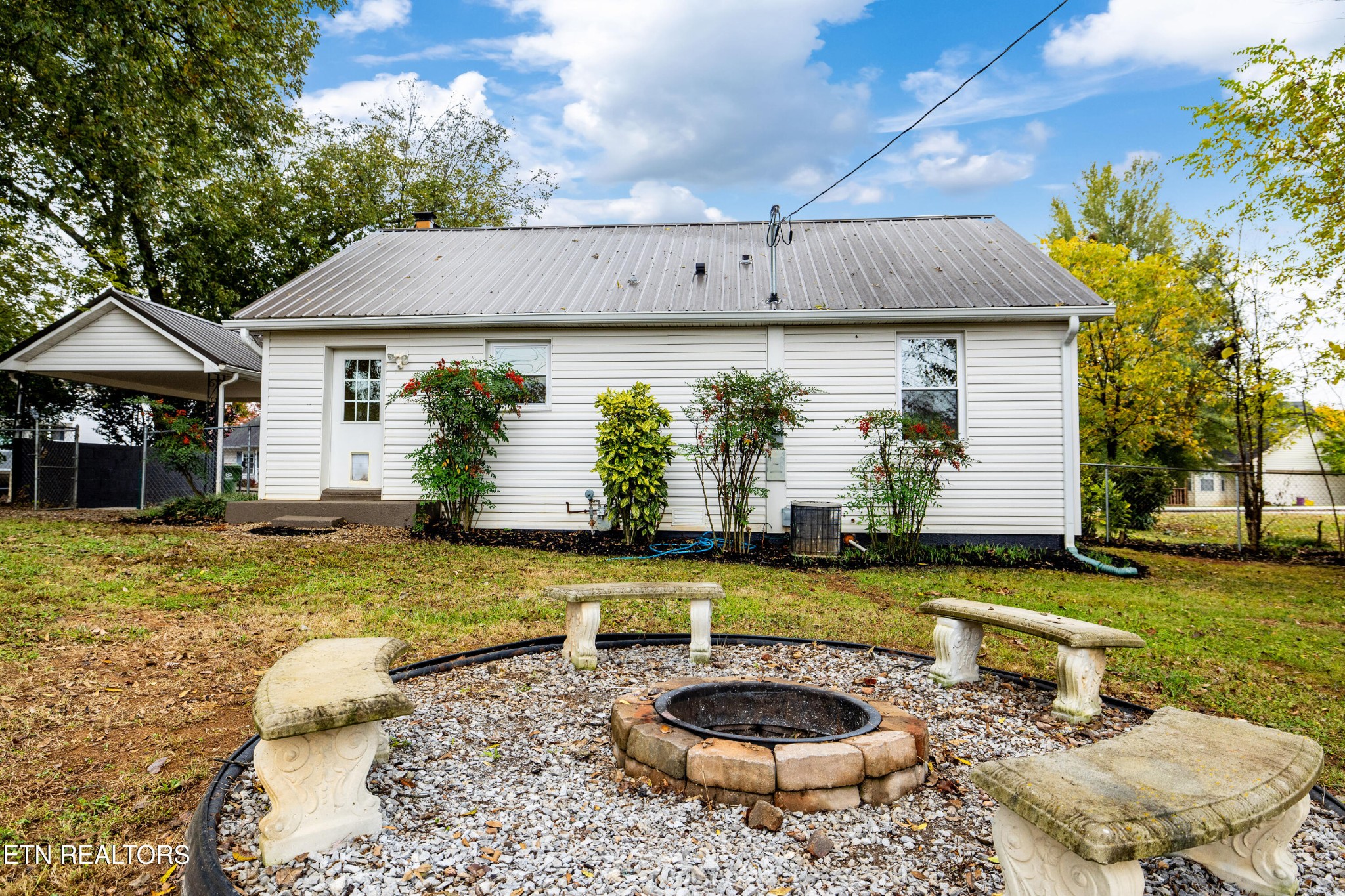 1907 Crest Road Maryville, TN 37804 - Photo 3 of 34 Gallery Image 3