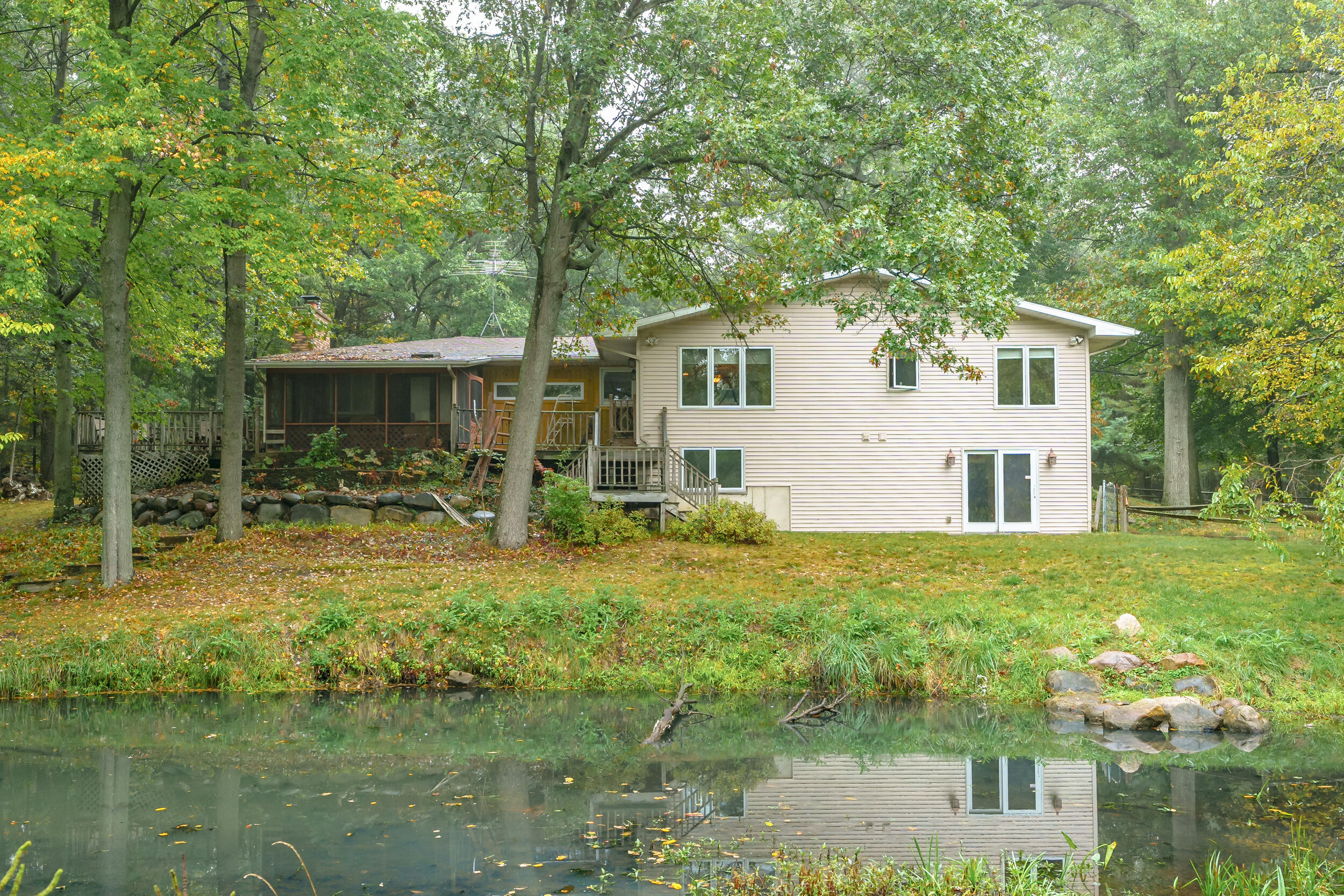 87 Royal Road Springfield, MI 49037 - Photo 4 of 39 Royal_Rd_87_Springfield_49037-34