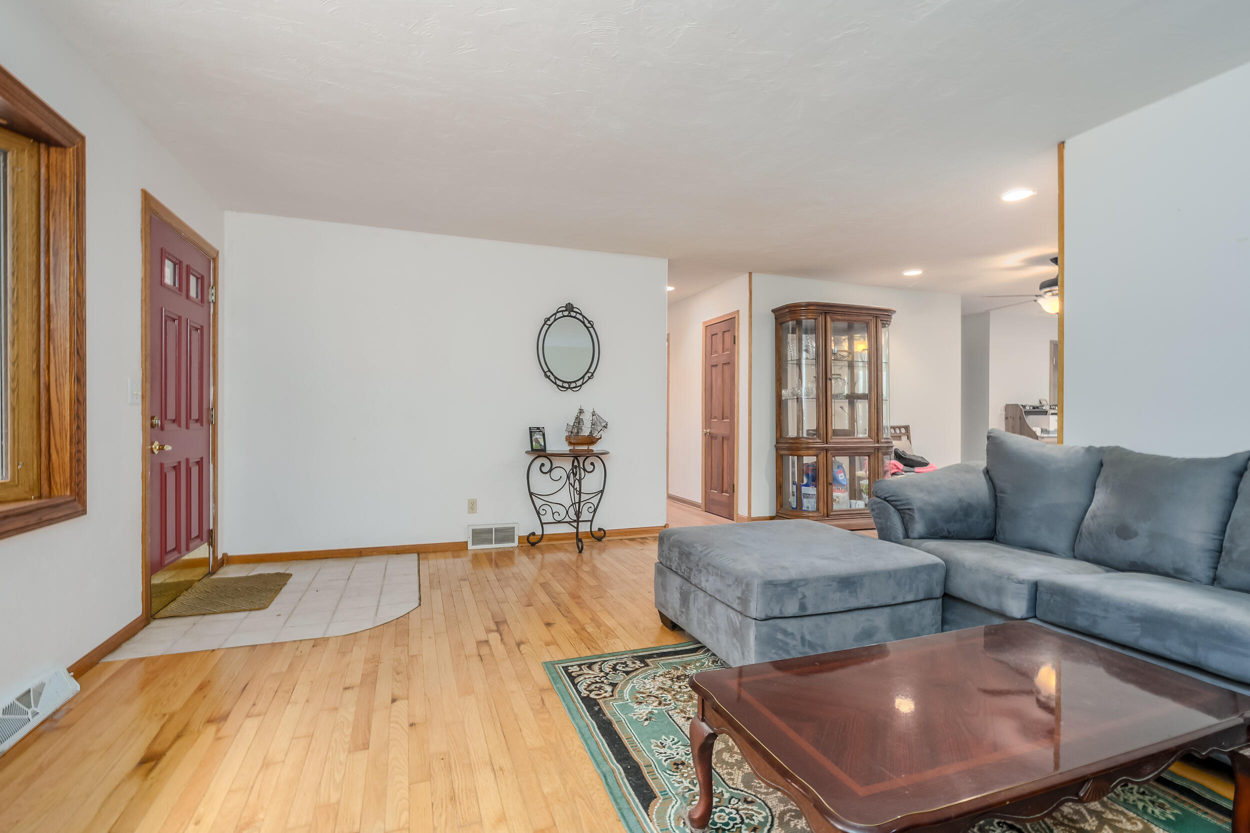 87 Royal Road Springfield, MI 49037 - Photo 8 of 39 Royal_Rd_87_Springfield_49037-4