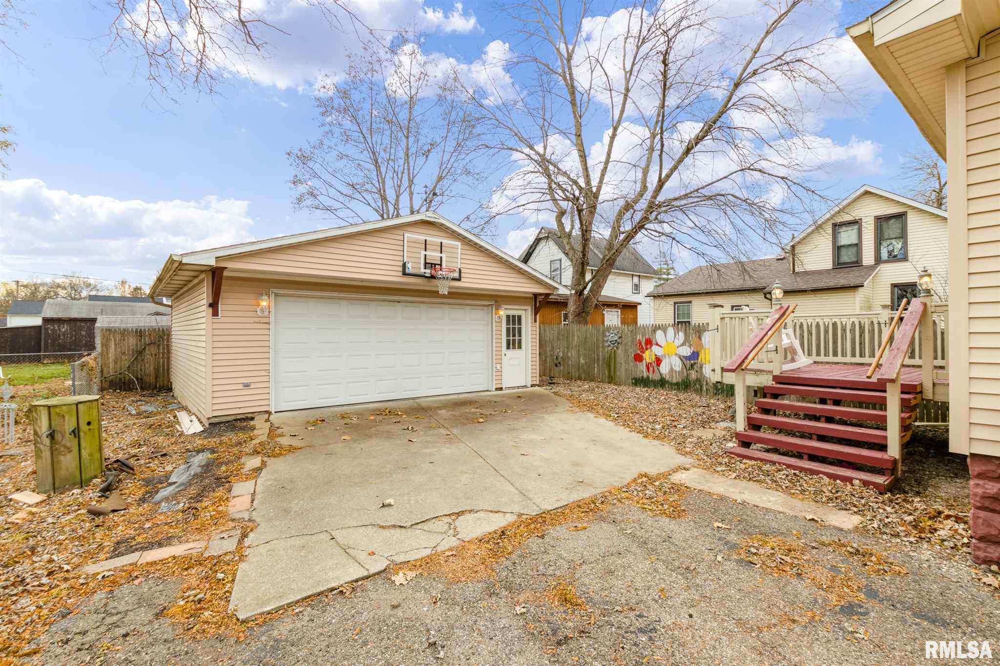 720 East Chestnut Street Canton, IL 61520 - Photo 4 of 36 Gallery Image 4