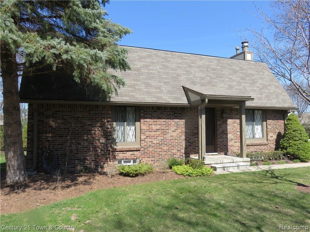 1922 Allenway Court Rochester Hills, MI 48309 - Photo 2 of 19
