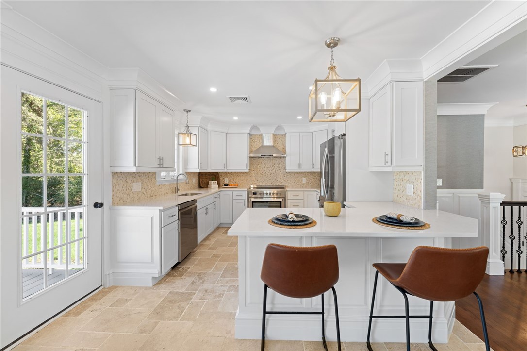 4 Shore Road Westerly, RI 02891 - Photo 8 of 46