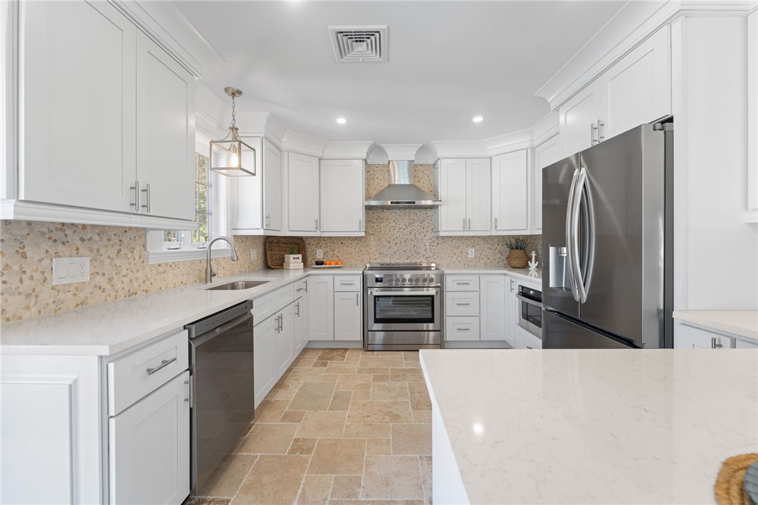 4 Shore Road Westerly, RI 02891 - Photo 9 of 46