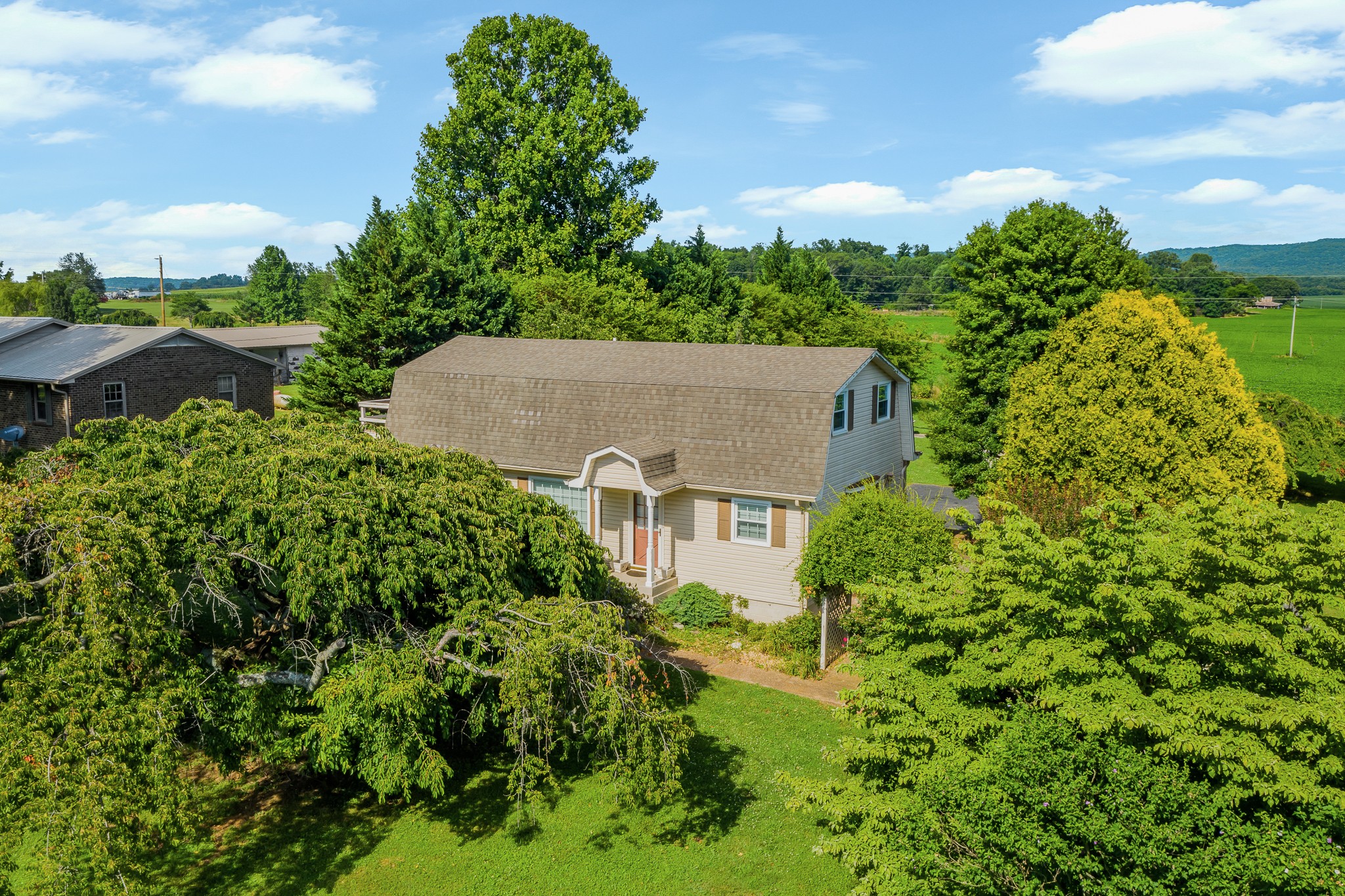 1459 Maxwell Road Belvidere, TN 37306 - Photo 4 of 42 Gallery Image 4