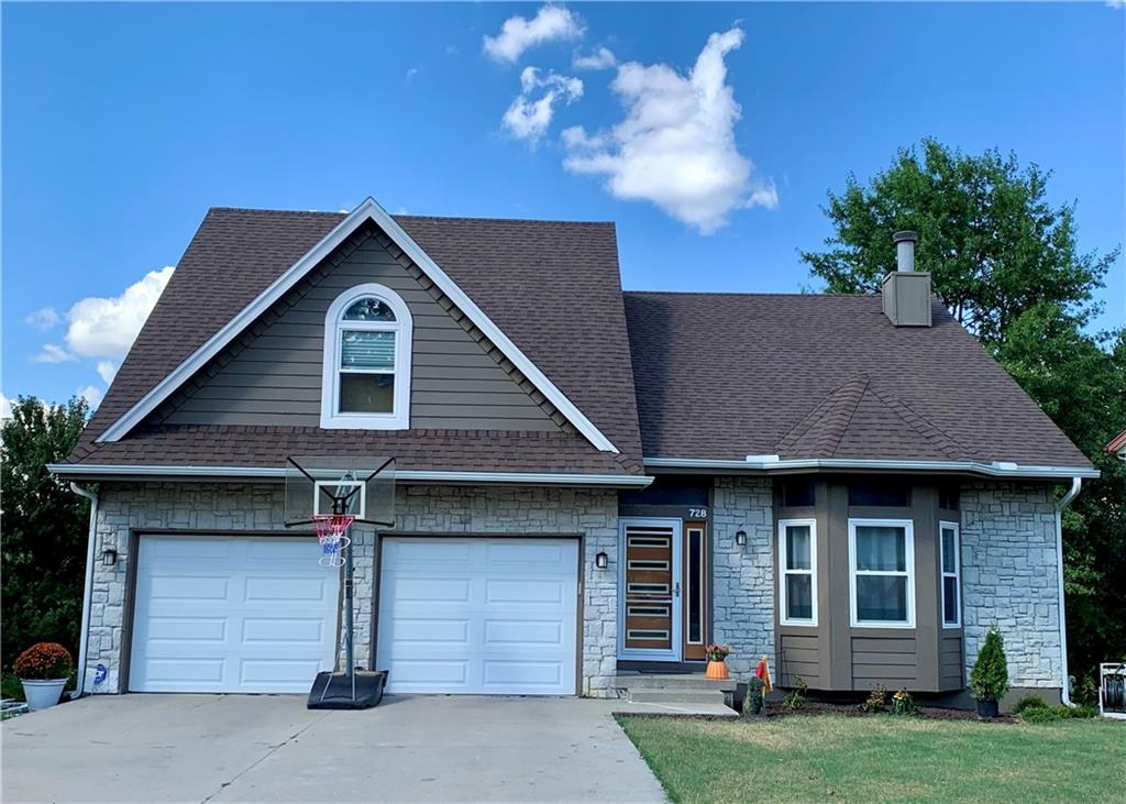 728 Northeast Deerbrook Street, Lee's Summit, MO 64086 Compass