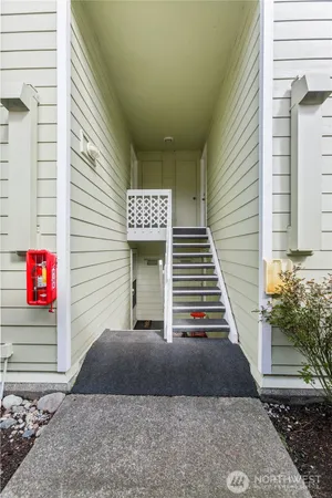a view of entryway front of house