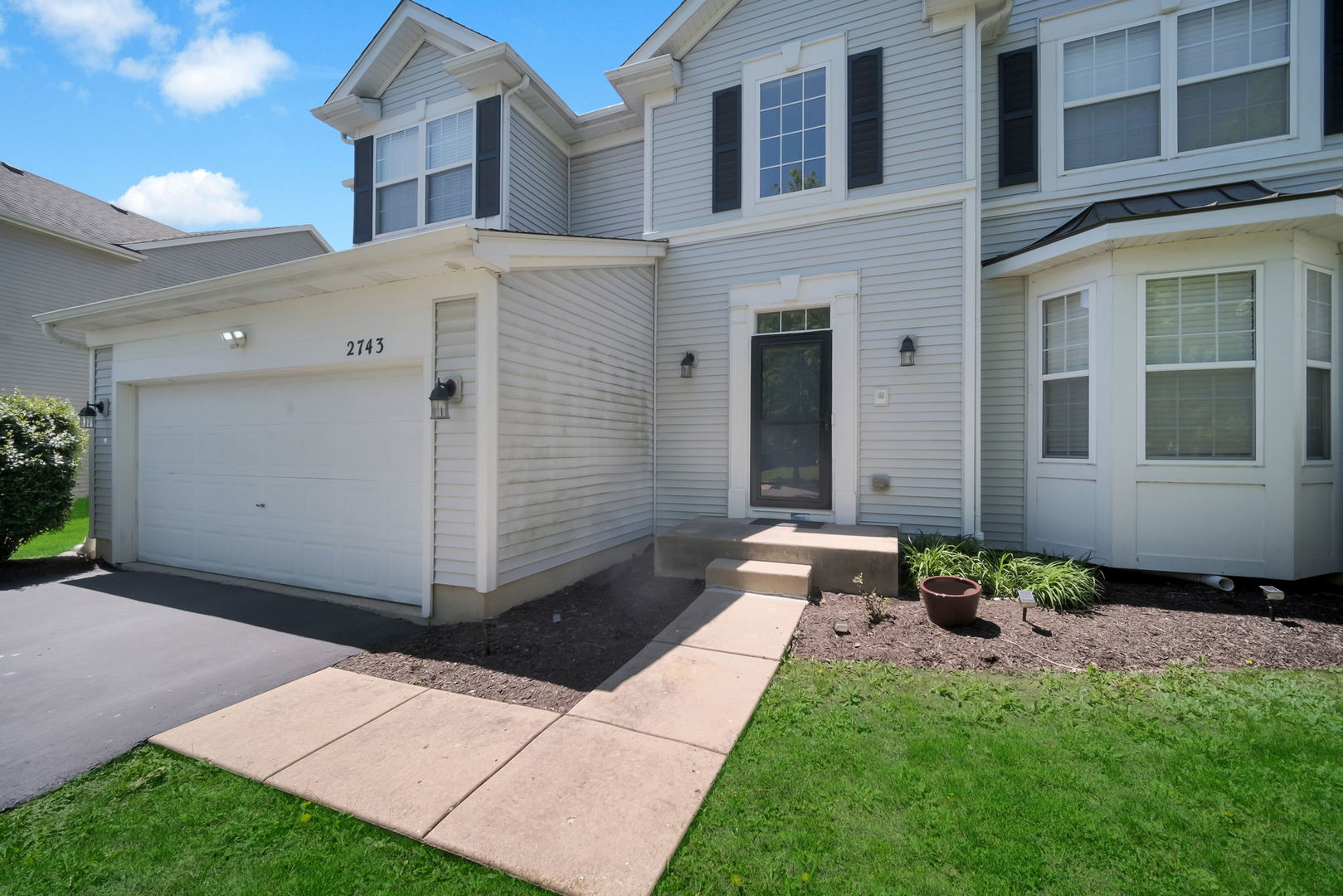 2743 Rourke Drive Aurora, IL 60503 - Photo 2 of 40 Gallery Image 2