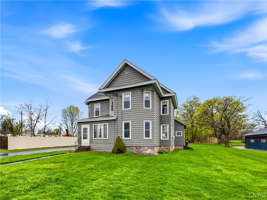 9595 Brewerton Road Cicero, NY 13029 - Photo 3 of 18