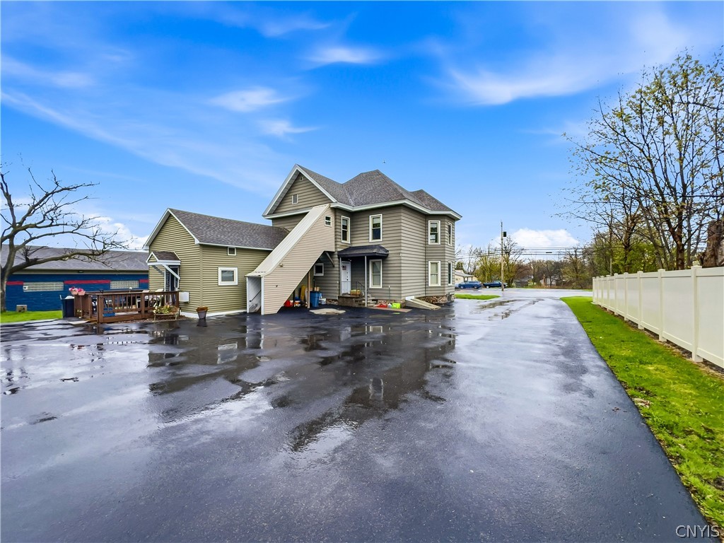 9595 Brewerton Road Cicero, NY 13029 - Photo 4 of 18