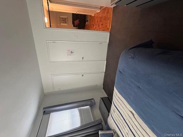 450 Pelham Road, Unit 1B New Rochelle, NY 10805 - Photo 5 of 10 a view of bedroom