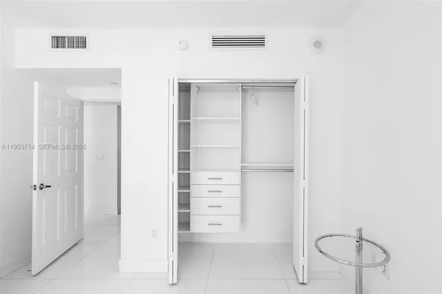 $1,195,000 | 485 Brickell Avenue, Unit 4410, Miami, FL 33131