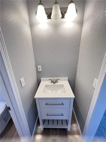 $215,000 | 11117 East 15th Street South, Independence, MO 64052