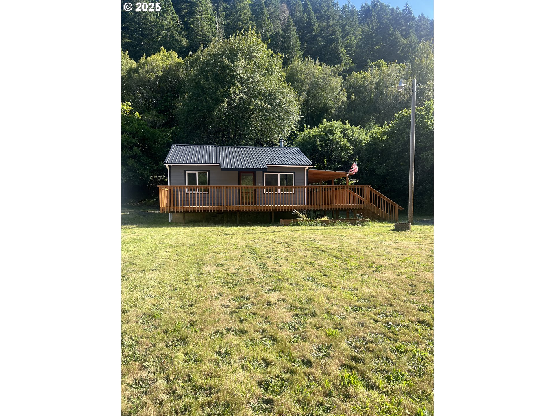 337 Main Street Scottsburg, OR 97473 - Photo 1 of 25