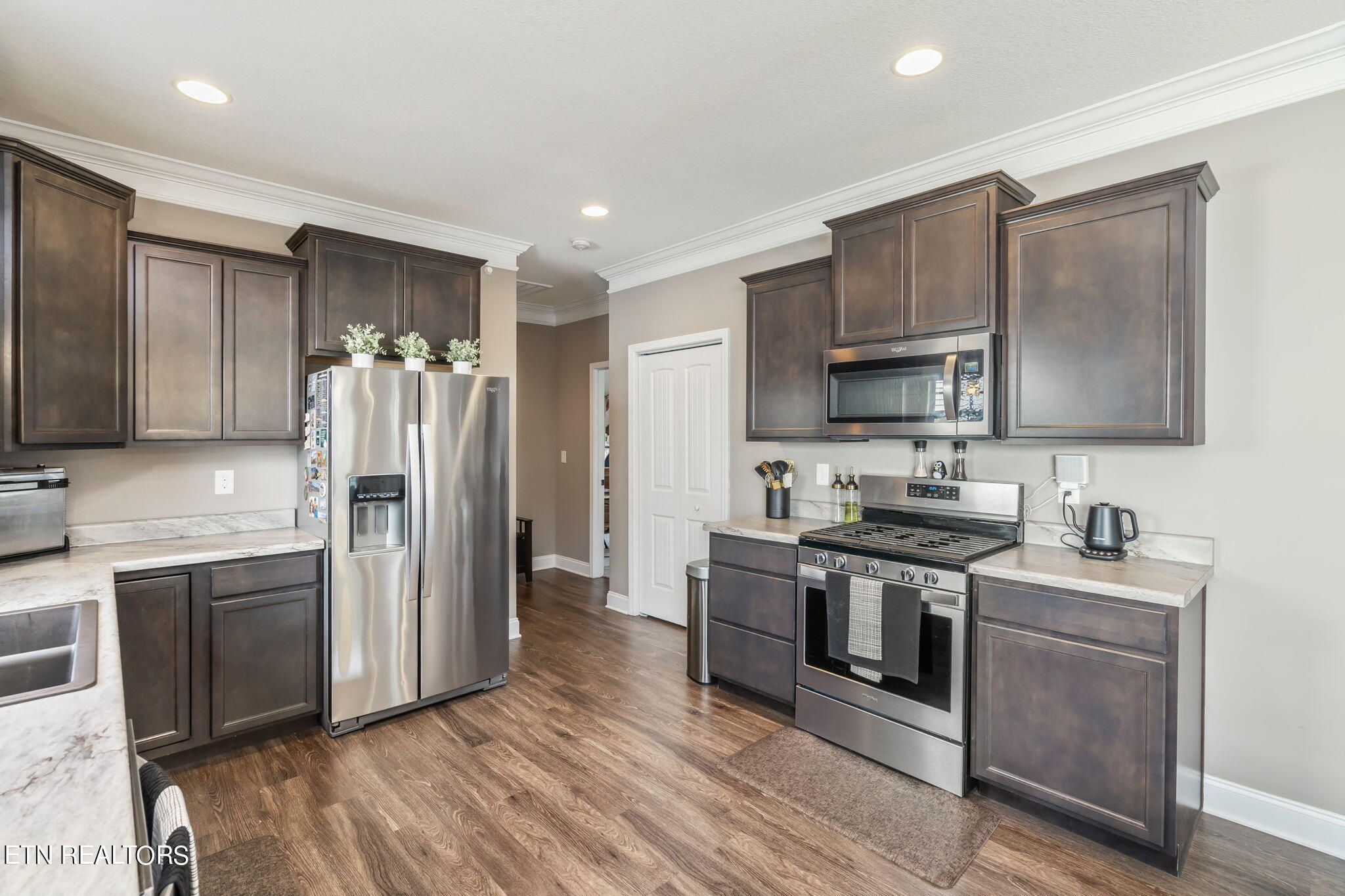 109 West Rarity Ridge Parkway Oak Ridge, TN 37830 - Photo 15 of 57 Gas Range