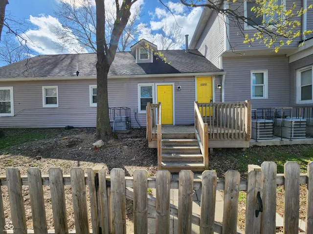 $1,075 | 2531 Unit C E 10th Street, Indianapolis, IN 46201